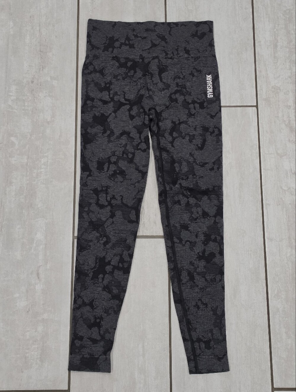 GYMSHARK Adapt Camo Seamless Leggings in Black/Asphalt Grey